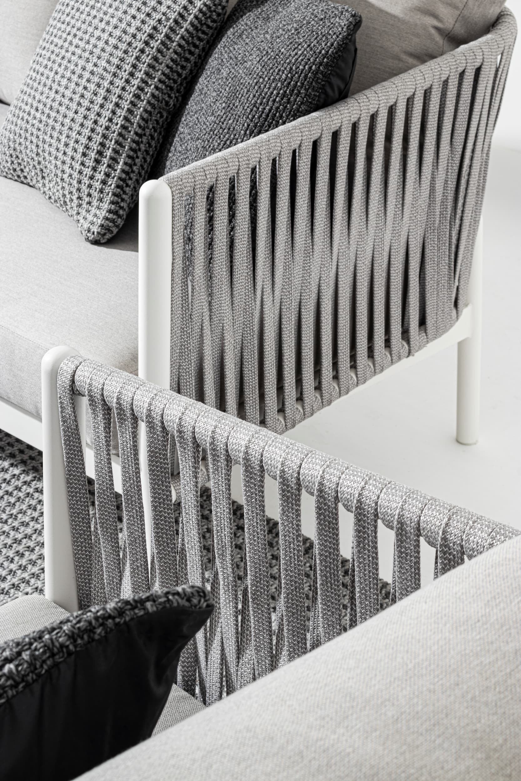 Bizzotto Canapea fixa pentru gradina / terasa, din aluminiu si material textil, 3 locuri, Florencia Gri / Alb, l220xA85xH86 cm